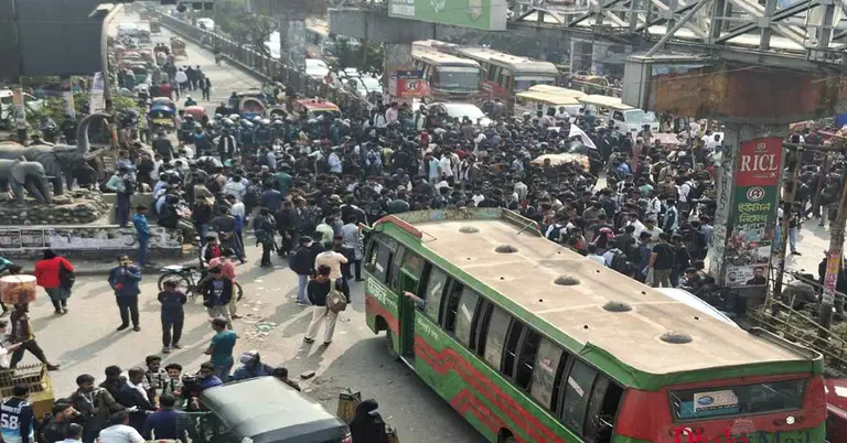 সাত কলেজ শিক্ষার্থীদের আন্দোলনে তীব্র যানজট